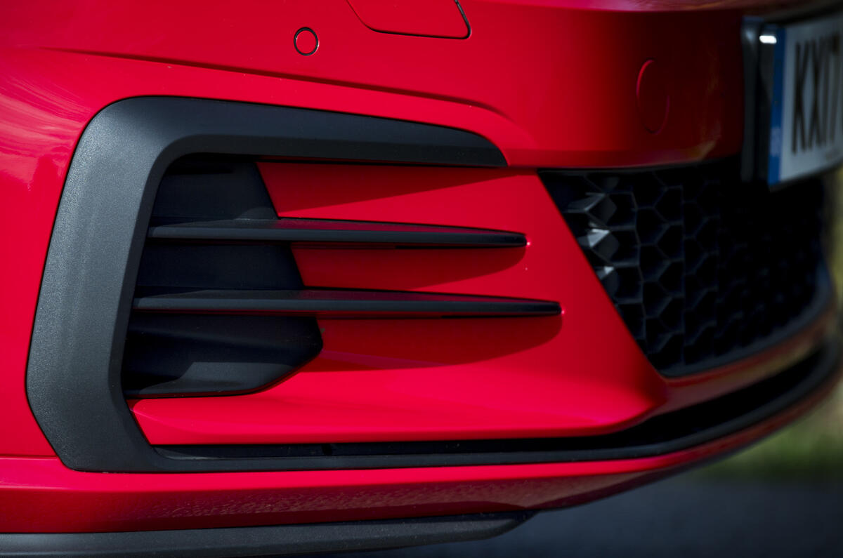 Volkswagen Golf GTI air intake duct