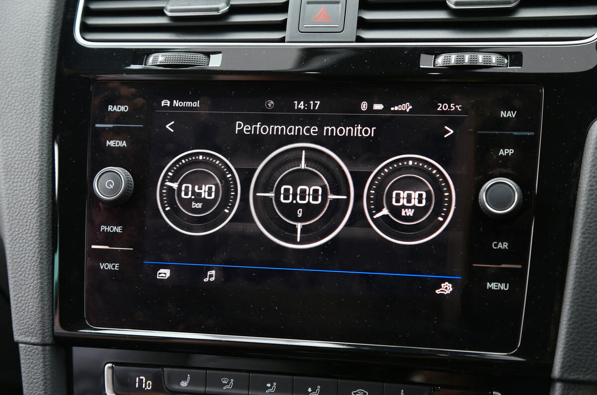 Volkswagen Golf performance monitor