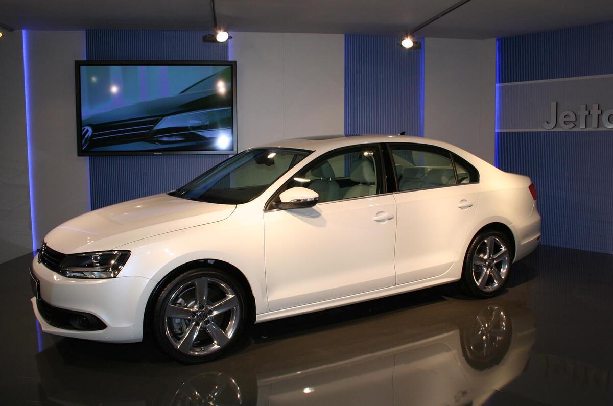 VW plans Jetta R