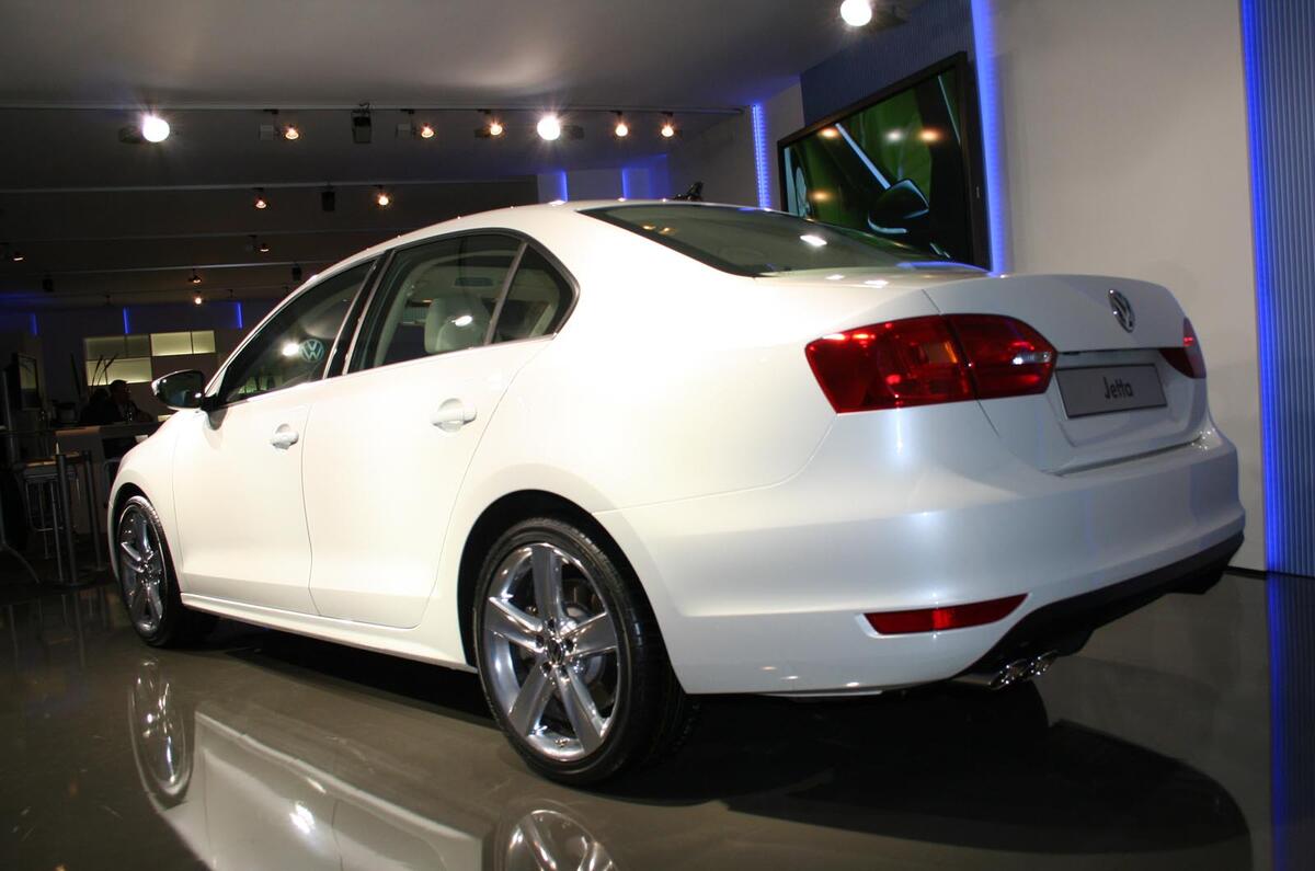 VW plans Jetta R