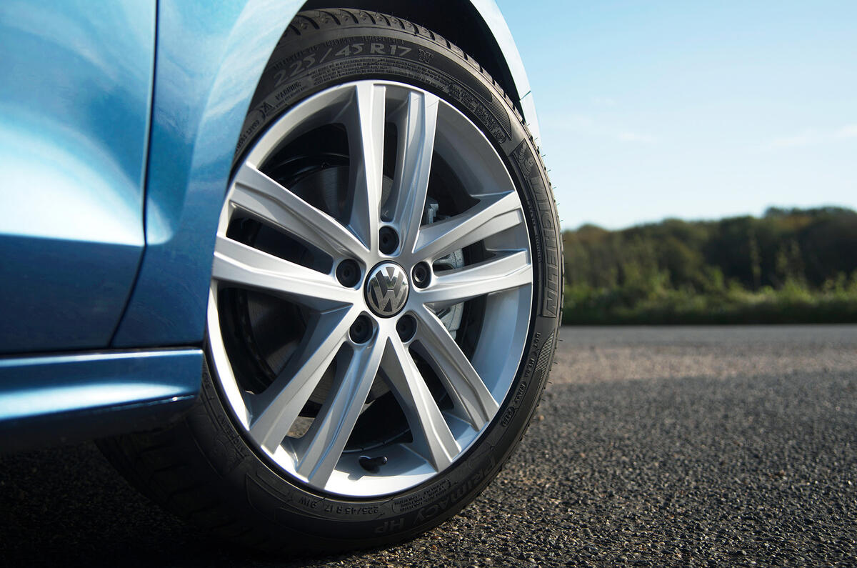 17in Volkswagen Jetta alloy wheels