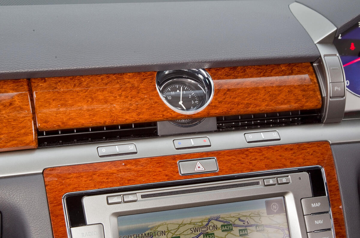 Volkswagen Phaeton rotating air vents