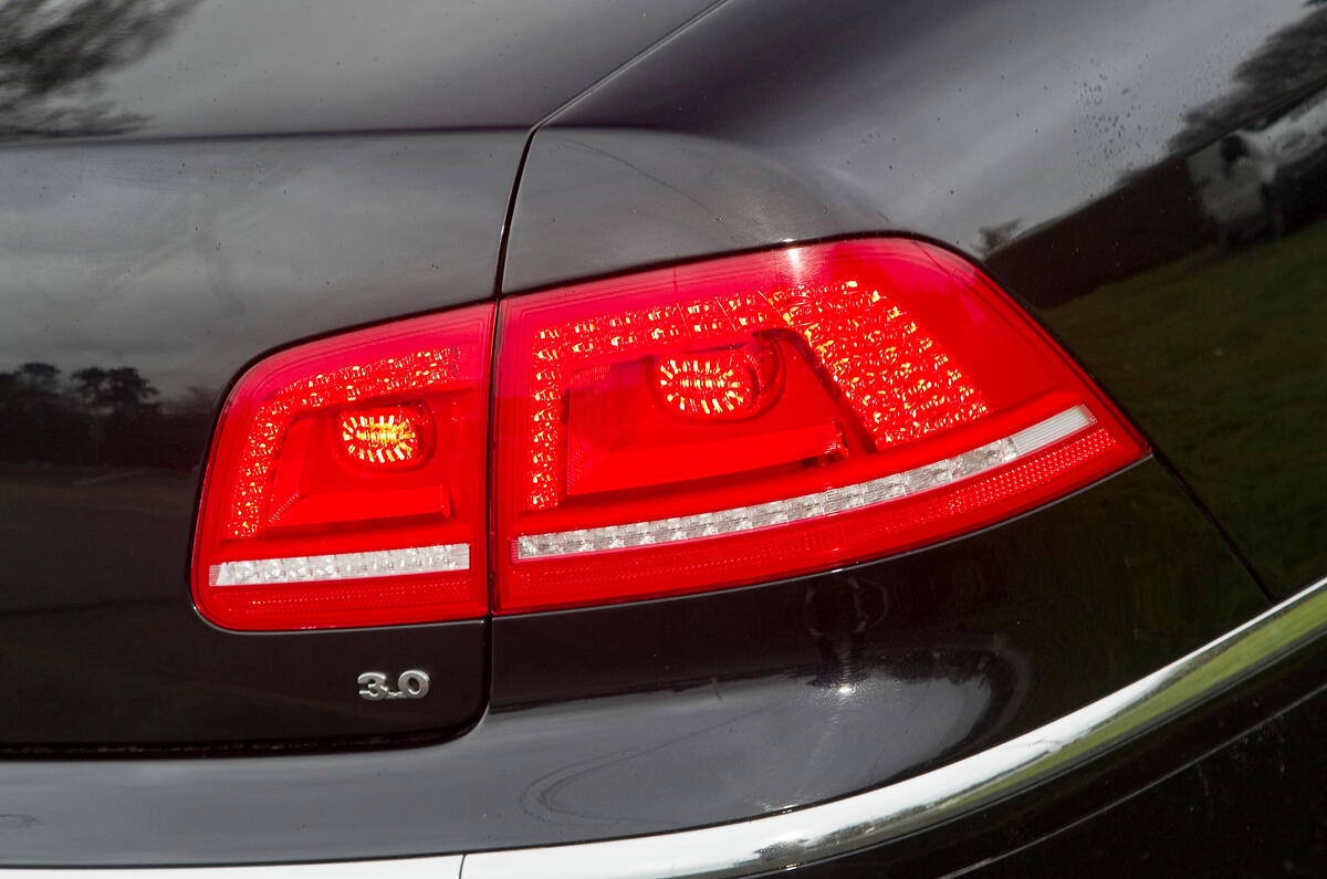 Volkswagen Phaeton rear lights