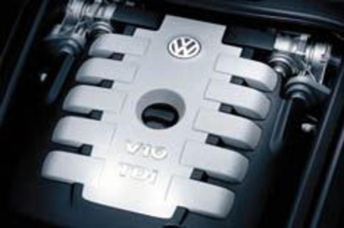 Benz readies 'V12 super diesel'