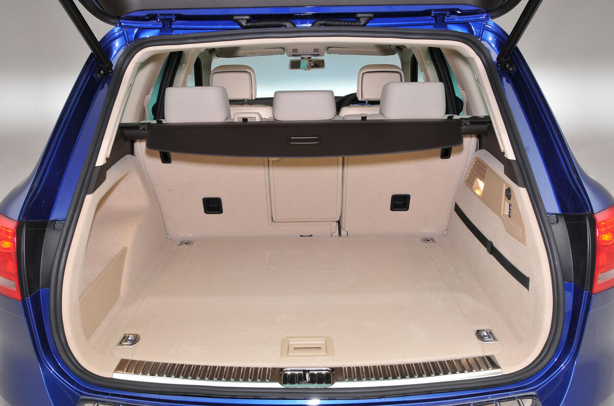 Volkswagen Touareg interior | Autocar