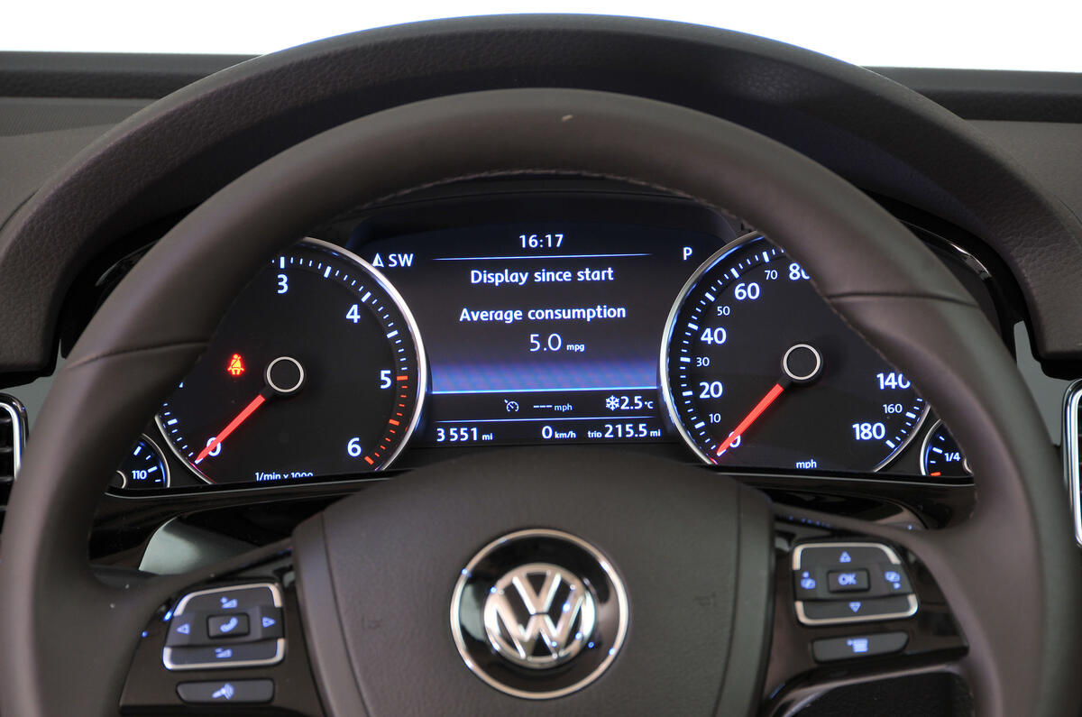 Volkswagen Touareg instrument cluster