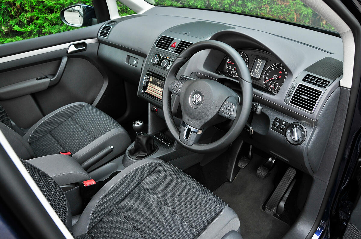 Volkswagen Touran interior