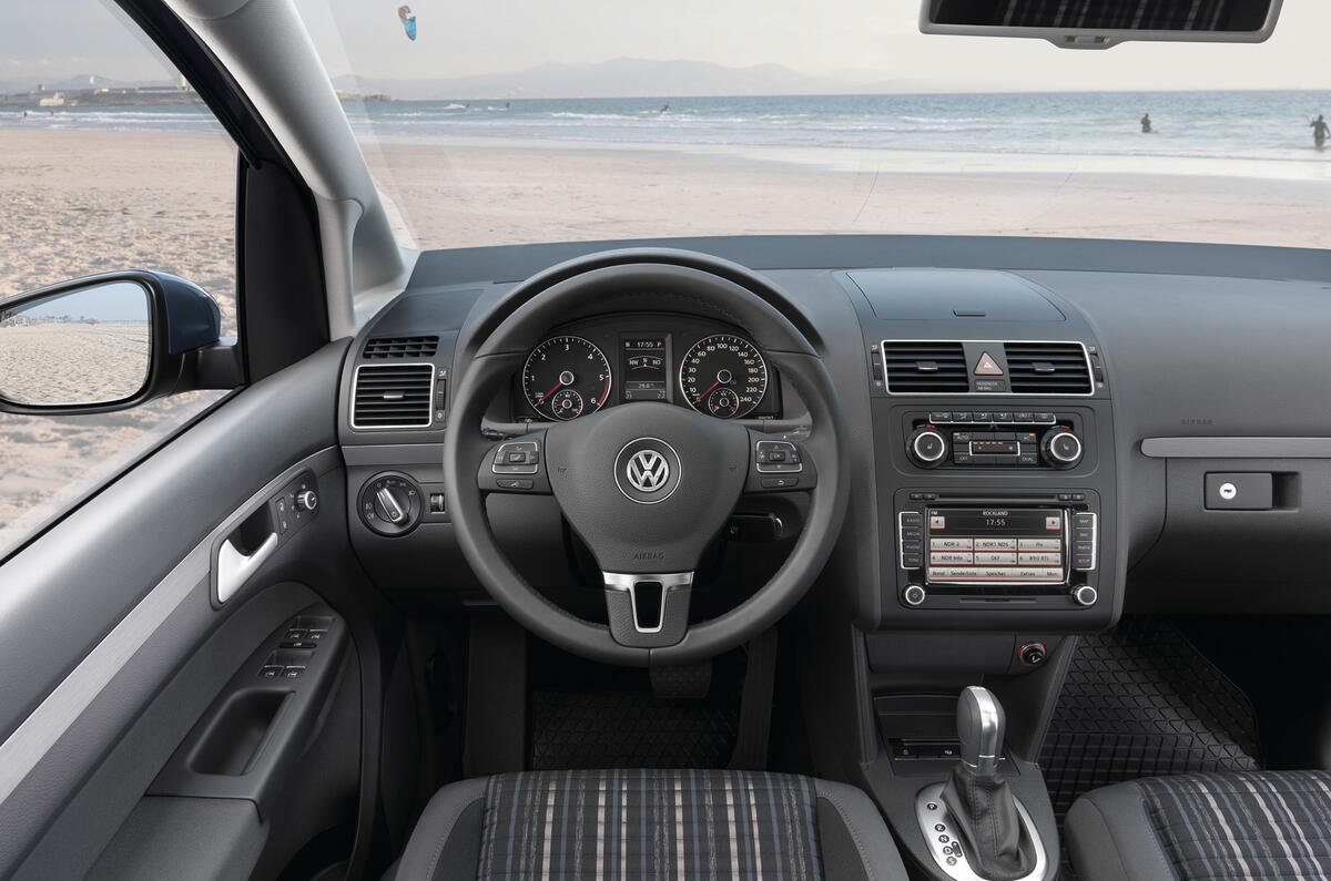 no title Paris motor show: VW CrossTouran