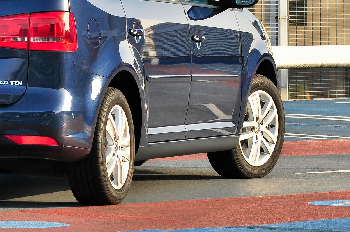 Volkswagen Touran 16in alloy wheels