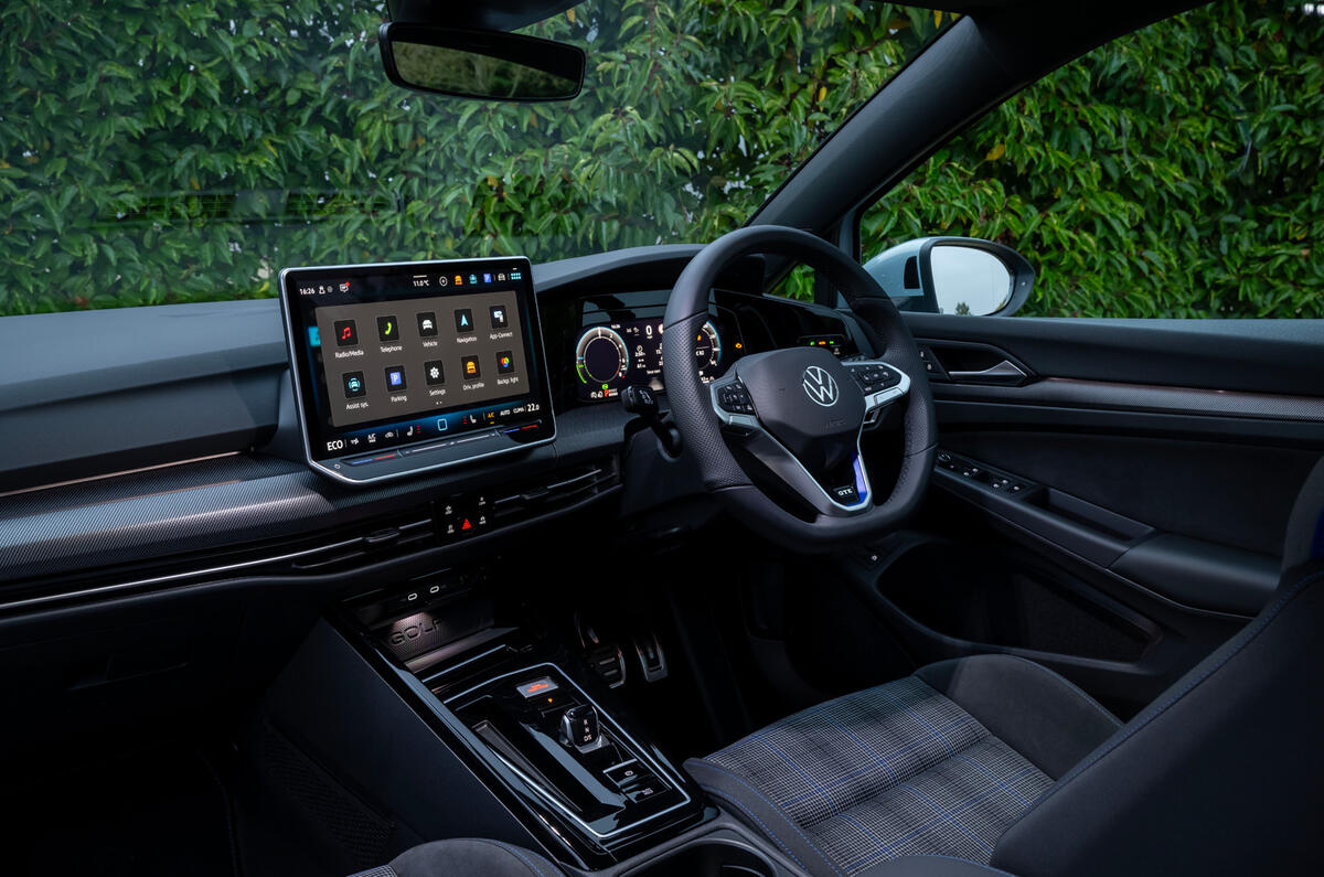 Volkswagen Golf GTE review side interior Volkswagen Golf GTE review side interior