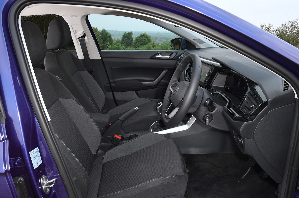 Volkswagen Polo review   side interior
