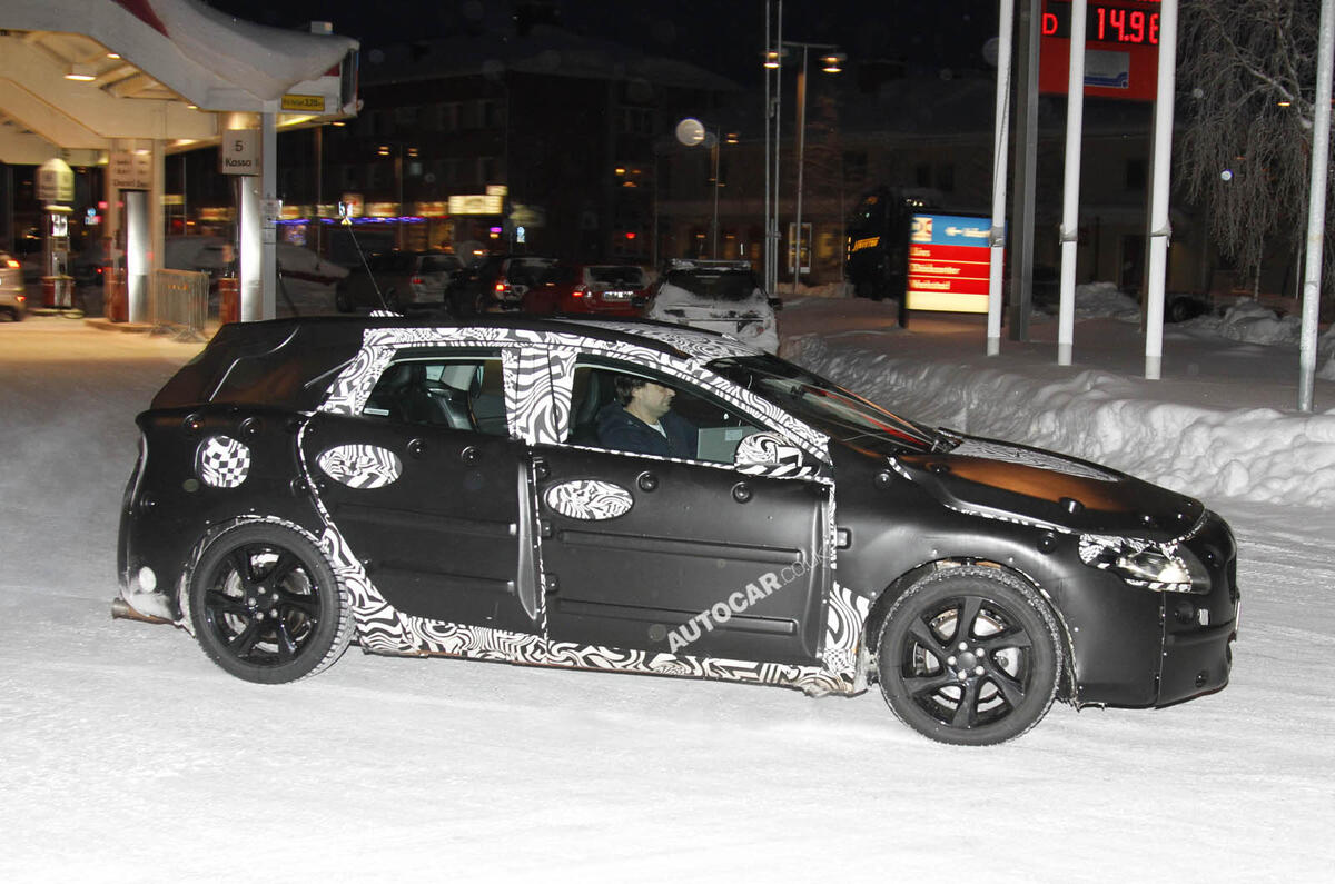 no title New Volvo V40 - latest pics