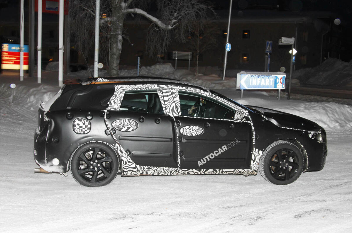 no title New Volvo V40 - latest pics