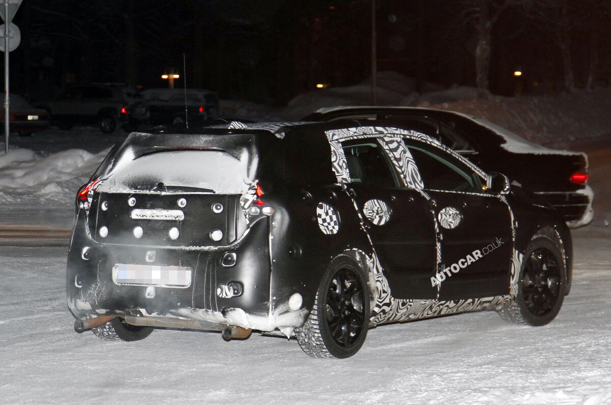 no title New Volvo V40 - latest pics