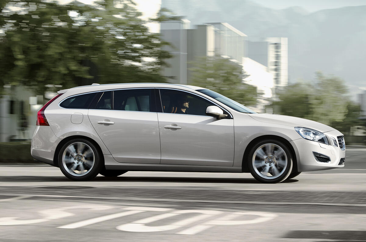 Paris motor show: Volvo V60