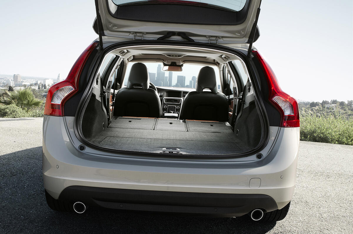 Paris motor show: Volvo V60