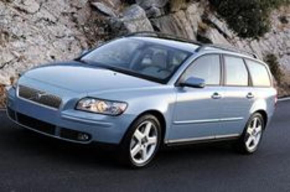 Volvo V50 puts style above space