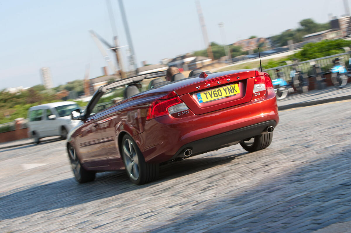 Volvo C70 rear cornering