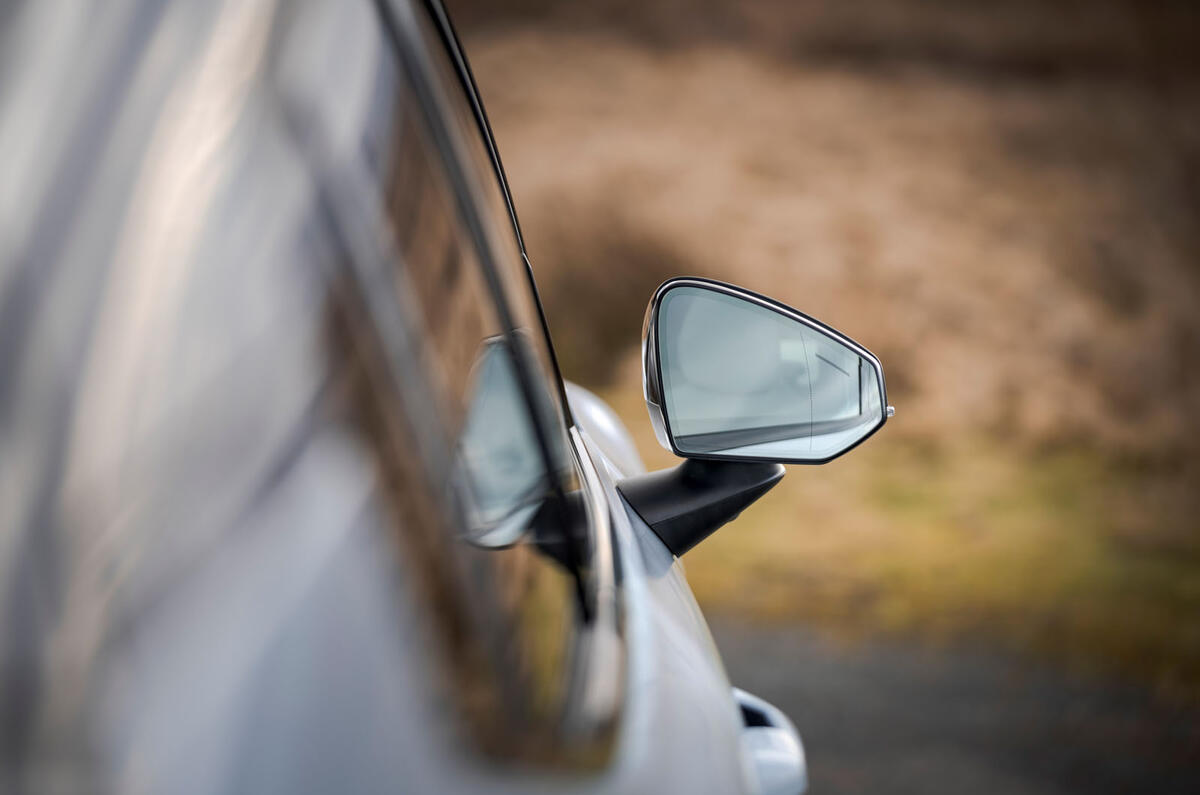 volvo ex30 review 2024 06 frameless mirror