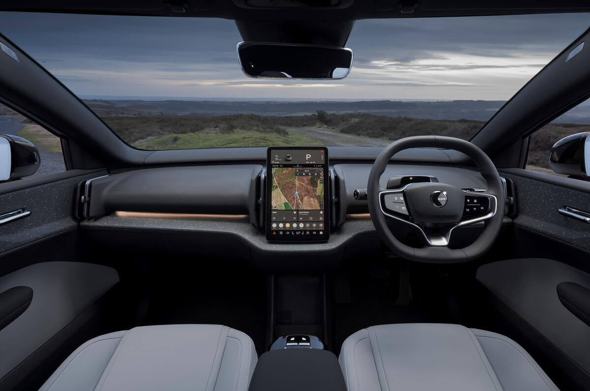 volvo ex30 review 2024 10 dash