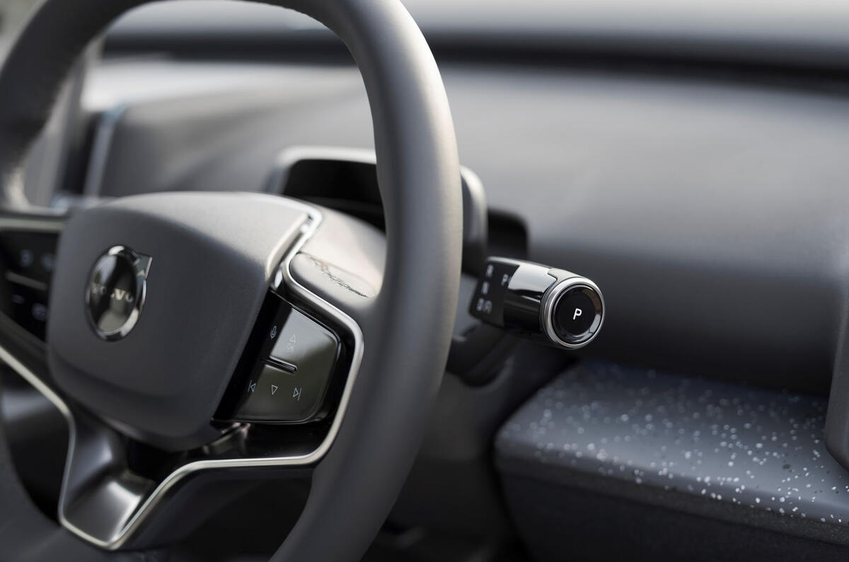 volvo ex30 review 2024 13 steering wheel