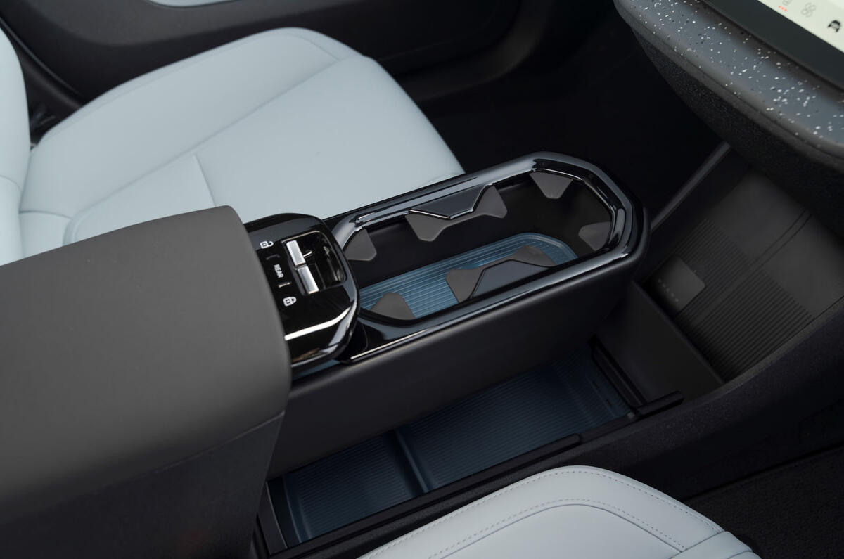 volvo ex30 review 2024 20 centre console