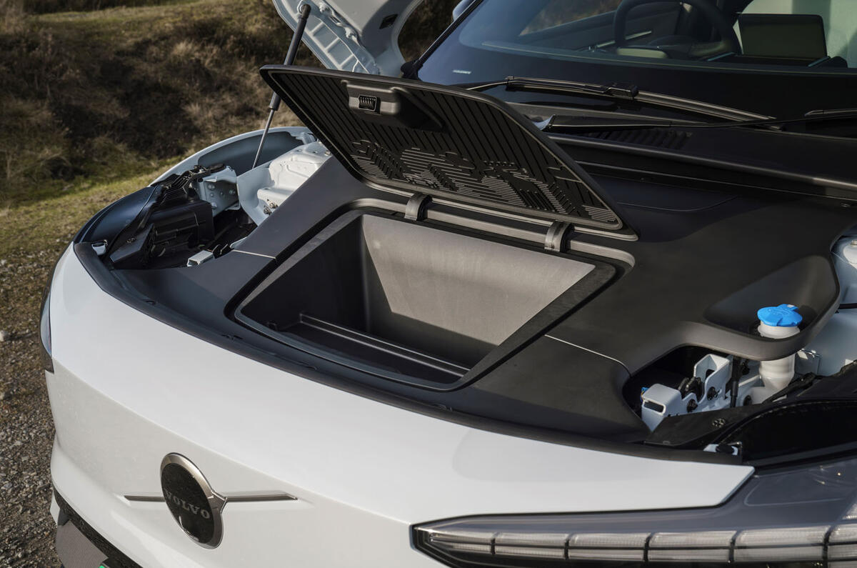 volvo ex30 review 2024 24 frunk