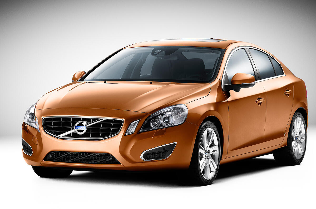 Volvo S60 interior teased
