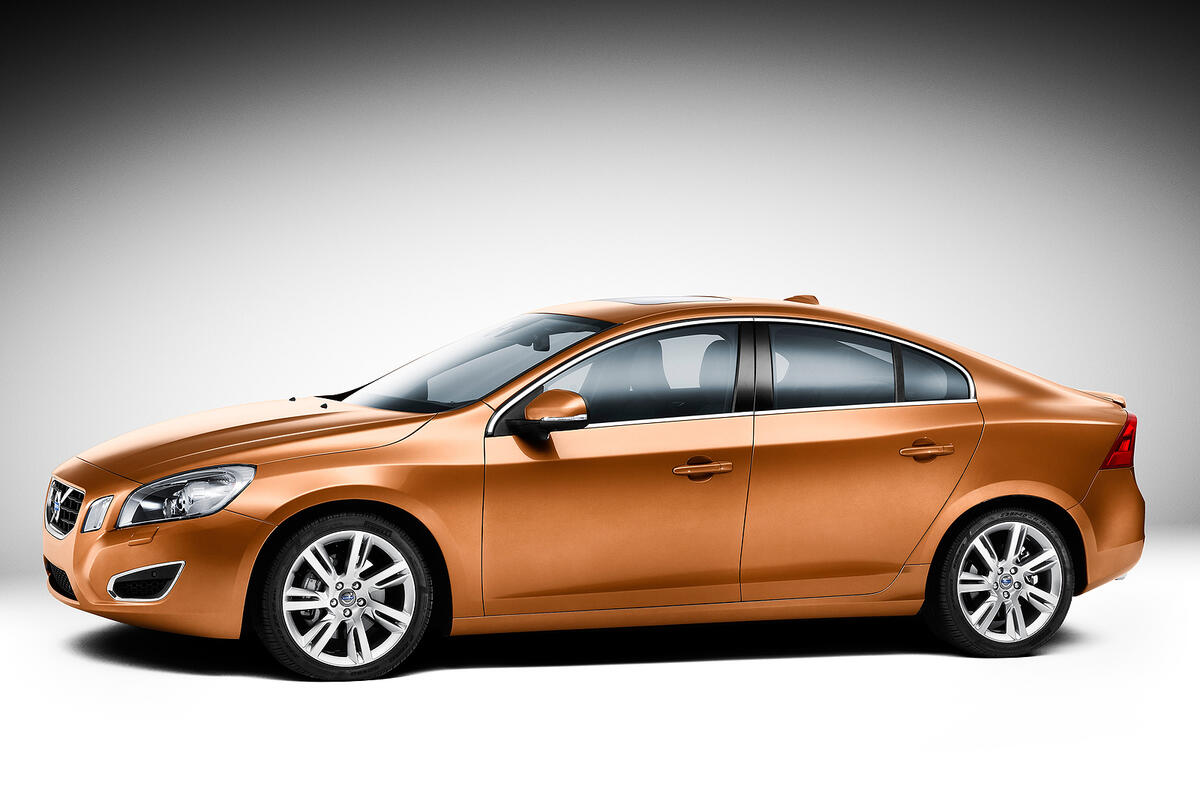 Volvo S60 interior teased