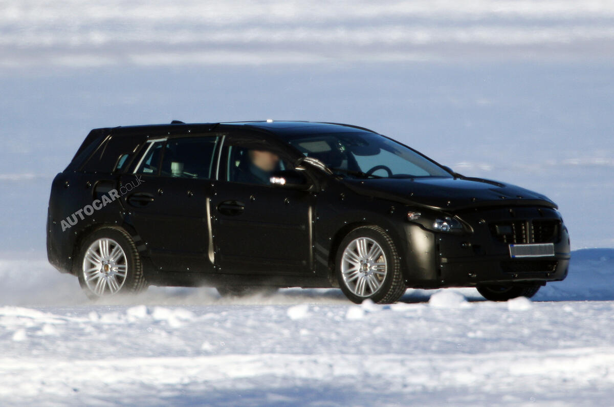 no title Volvo V60: first pics