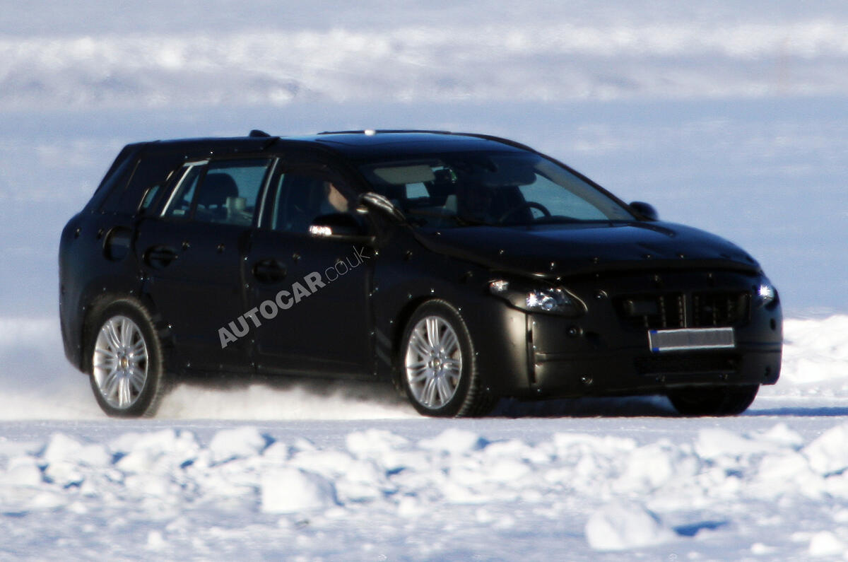 no title Volvo V60: first pics
