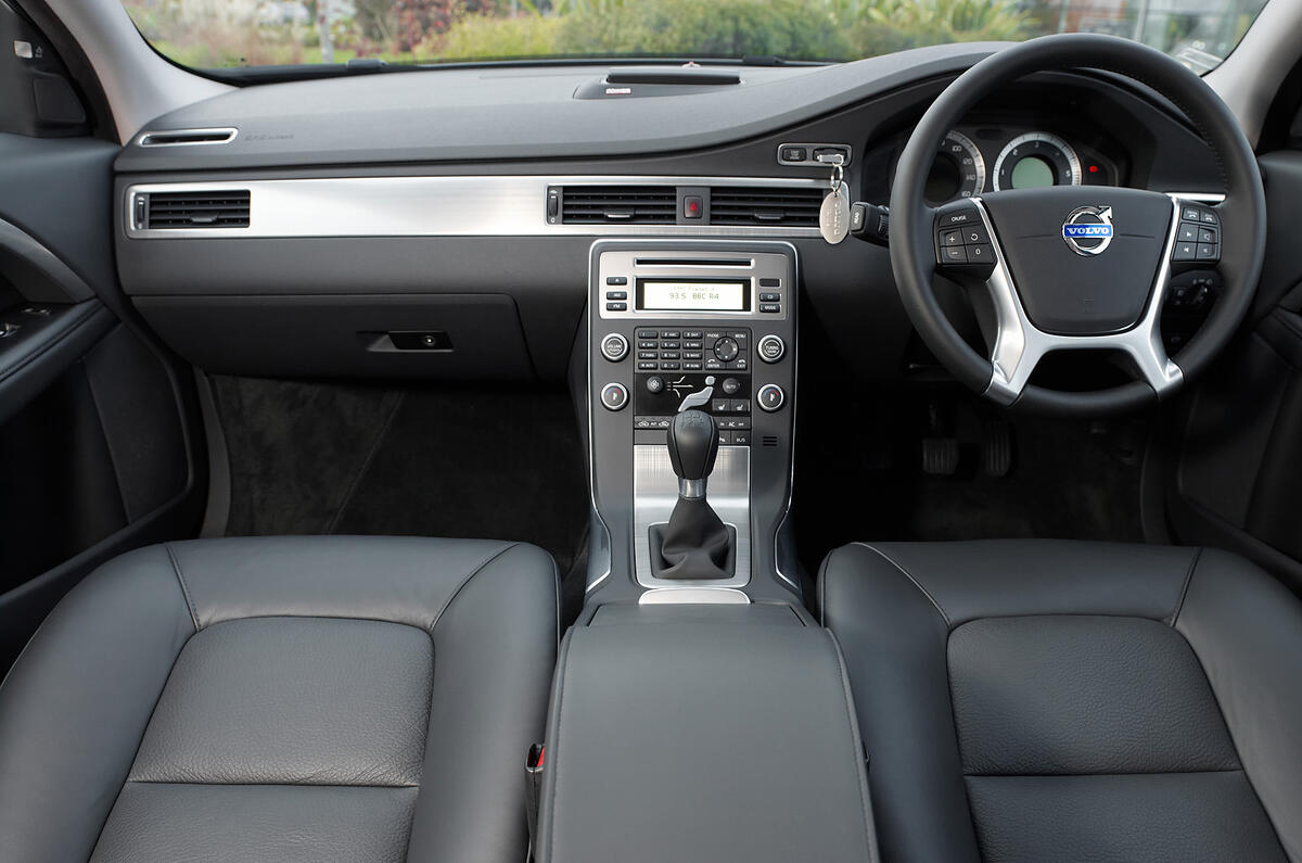 Volvo S80 dashboard