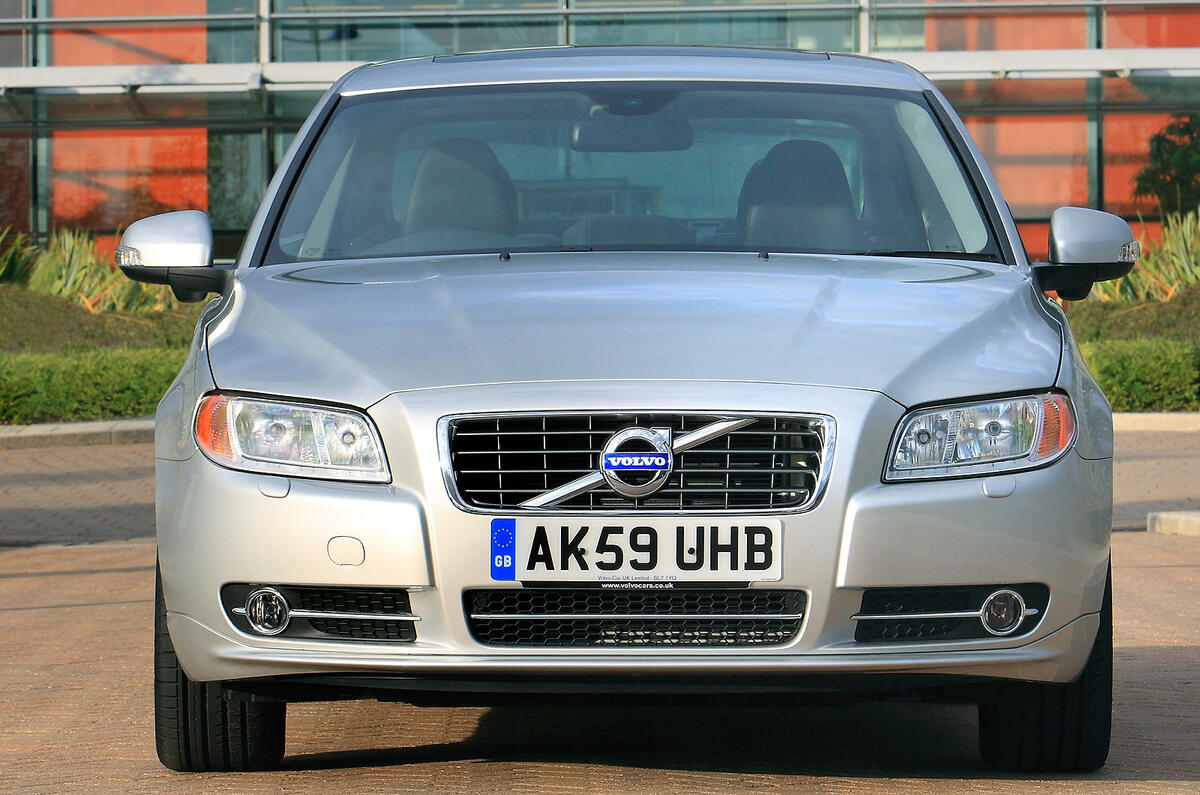 Volvo S80 front grille