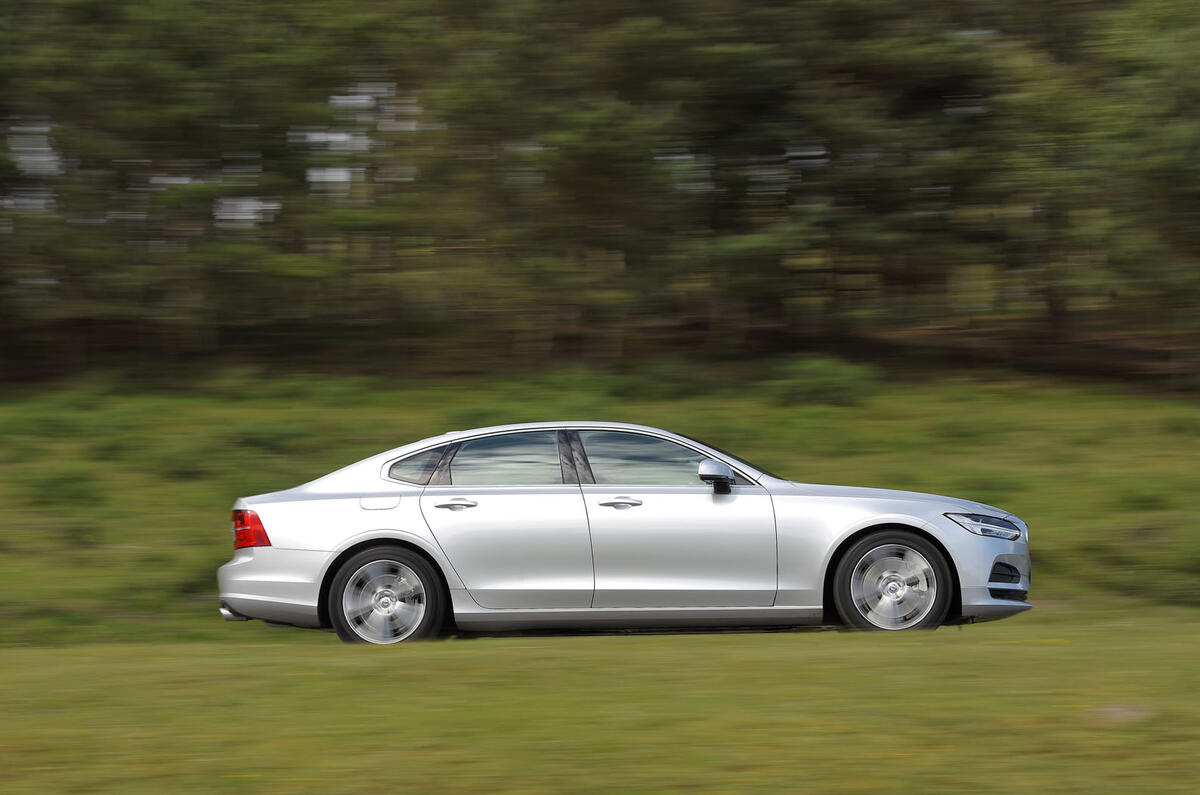 Volvo S90 side profile