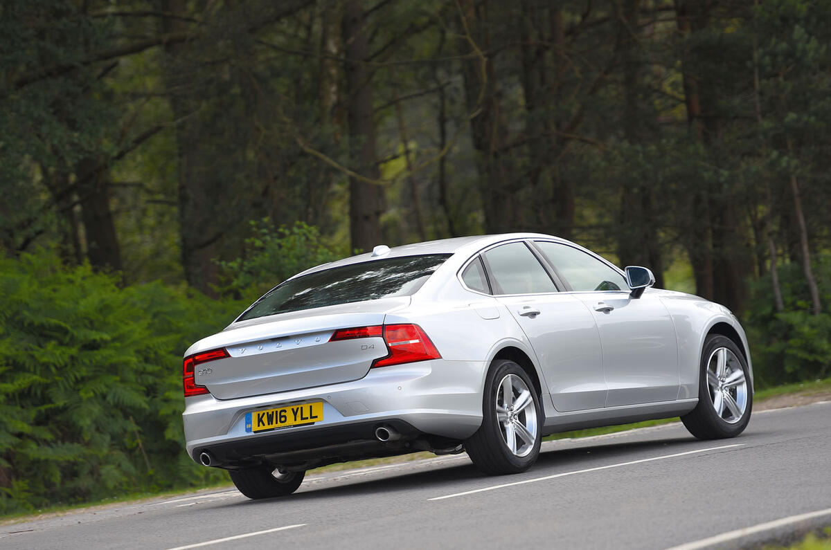 Volvo S90 rear cornering
