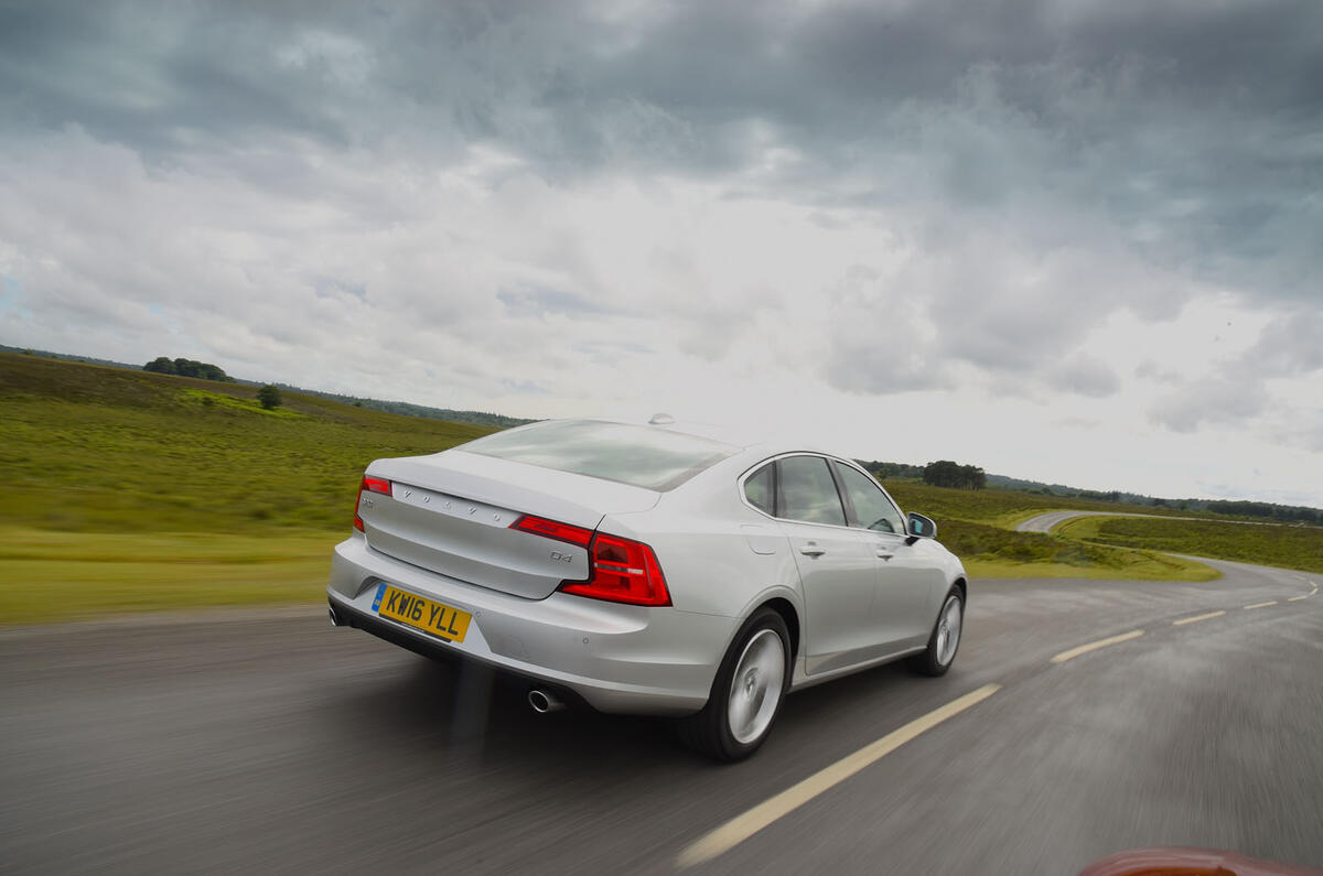 Volvo S90 rear