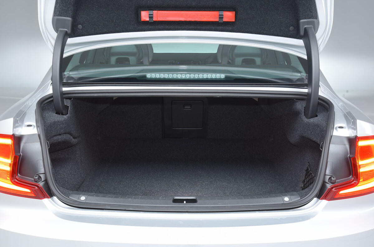 Volvo S90 boot space
