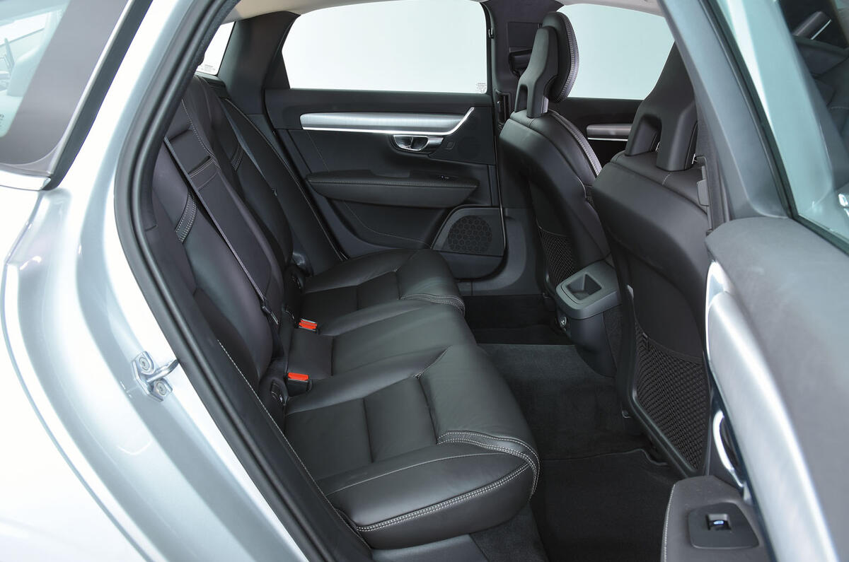 Volvo S90 rear seats