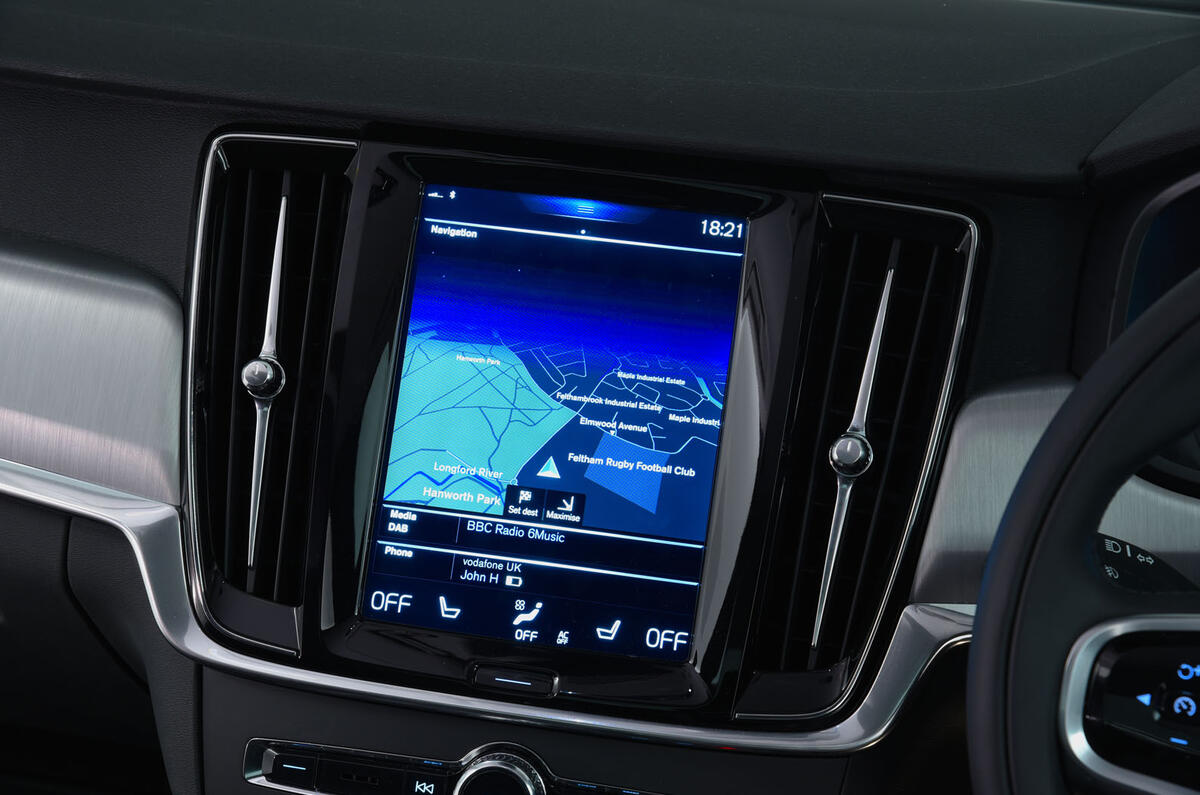 Volvo S90 sat nav
