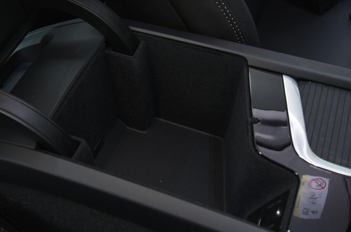 Volvo S90 cubby hole