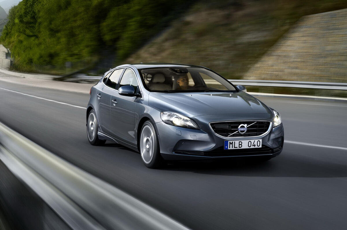 Updated: Volvo V40 leaked