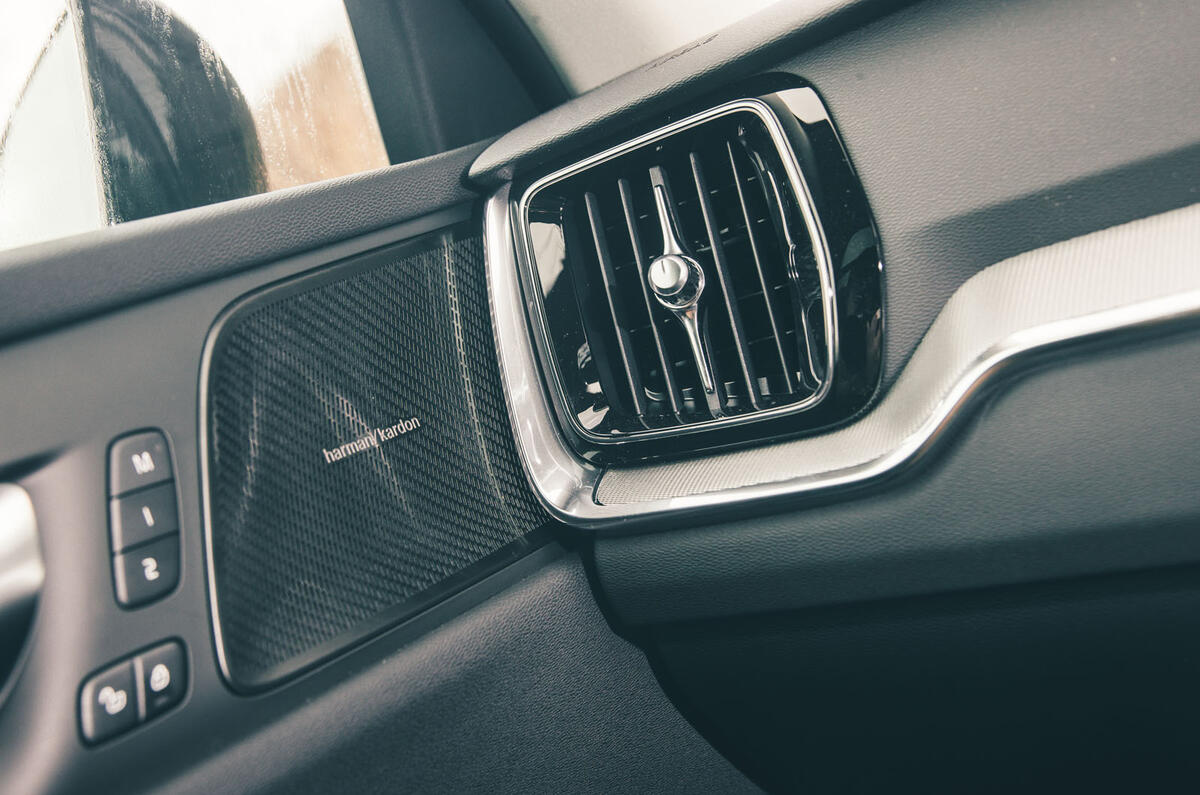 Volvo V60 review 2026 011