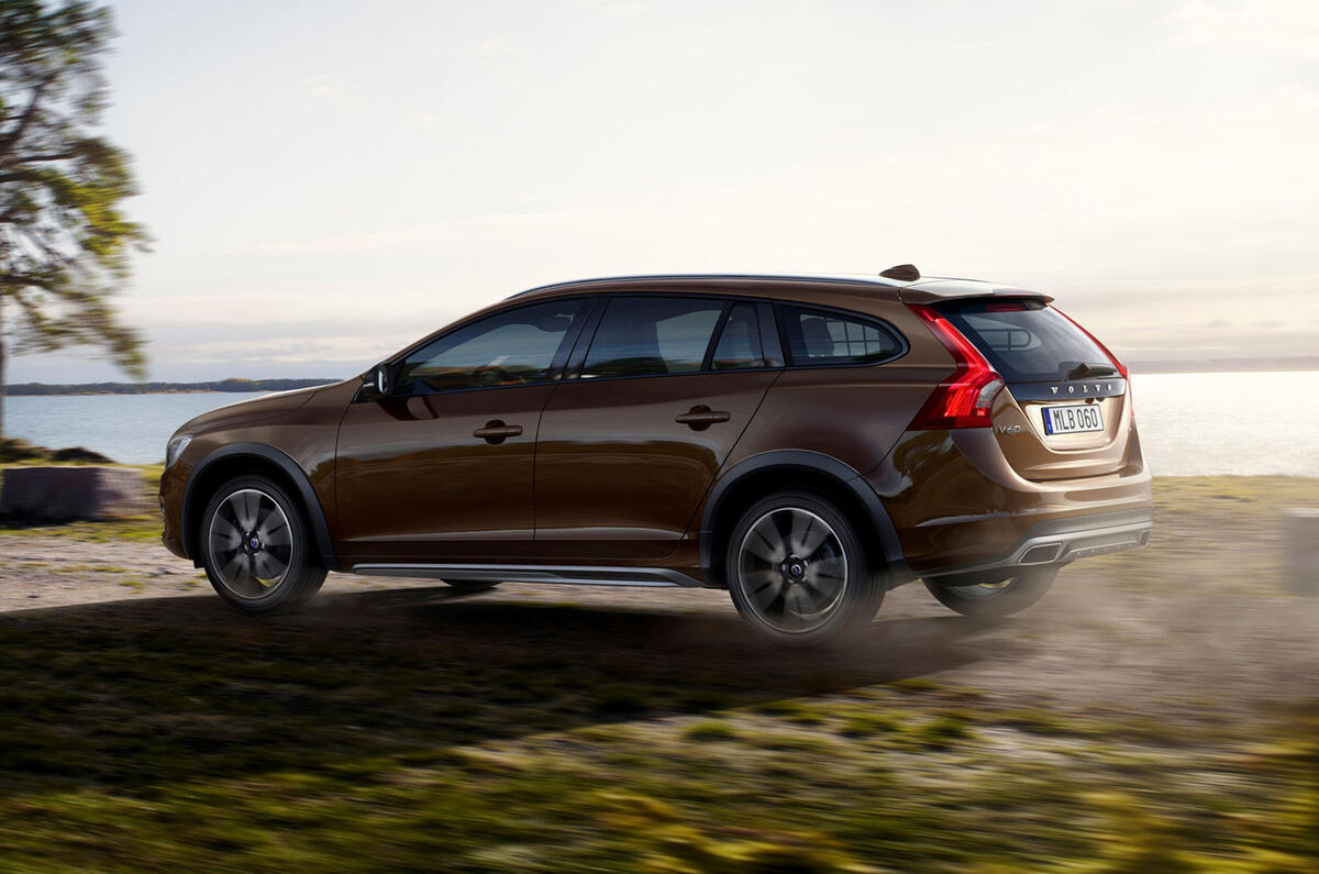 Volvo V60 Cross Country revealed Volvo V60 Cross Country revealed