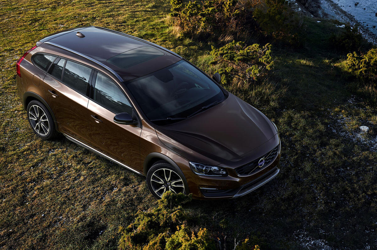 Volvo V60 Cross Country revealed Volvo V60 Cross Country revealed