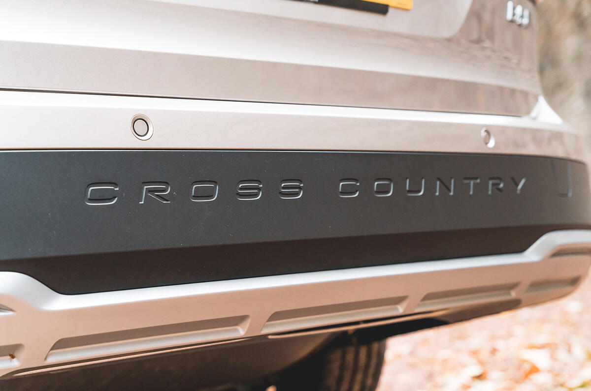 Volvo V90 B5 Cross Country detail Volvo V90 B5 Cross Country detail