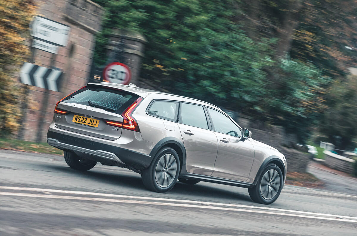 Volvo V90 B5 Cross Country rear cornering Volvo V90 B5 Cross Country rear cornering