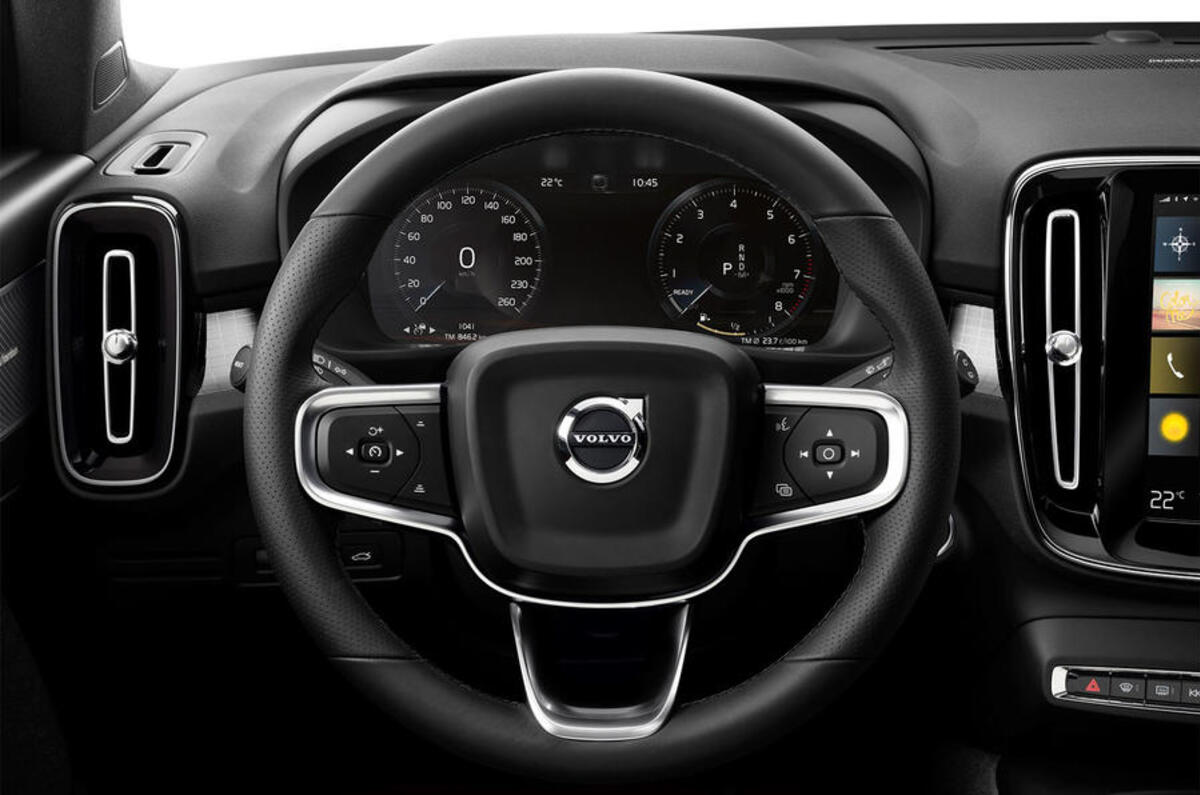 Volvo XC40 dashboard