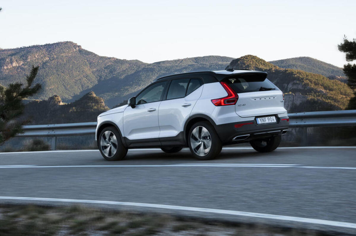 Volvo XC40 rear cornering