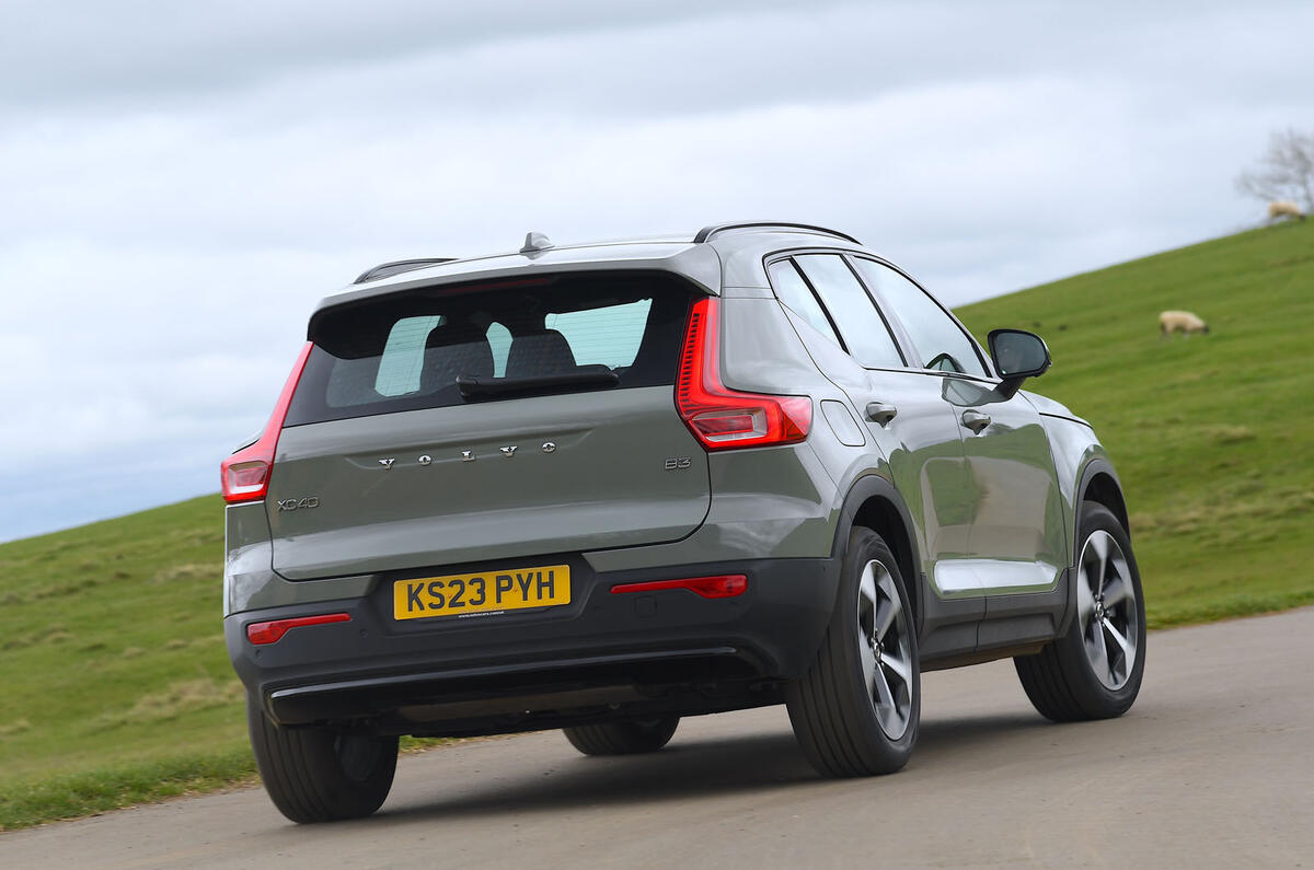 volvo xc40 review 2024 18 rear cornering