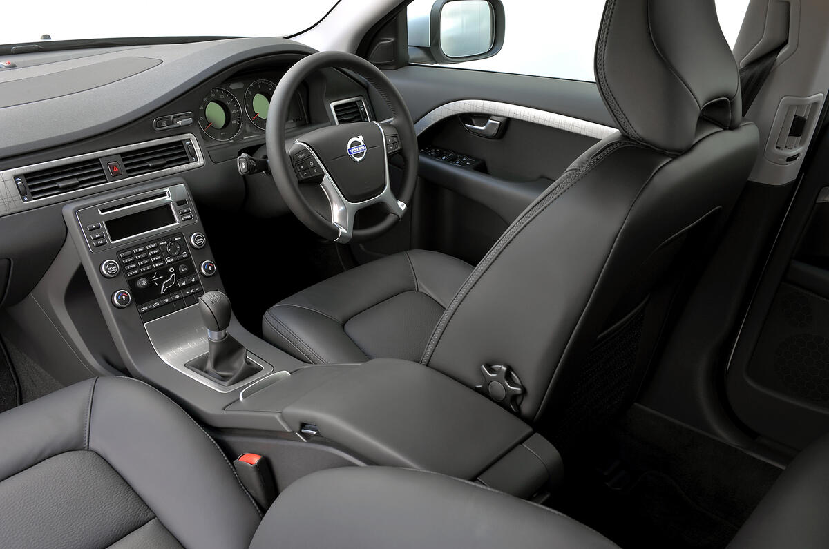 Volvo XC70 interior